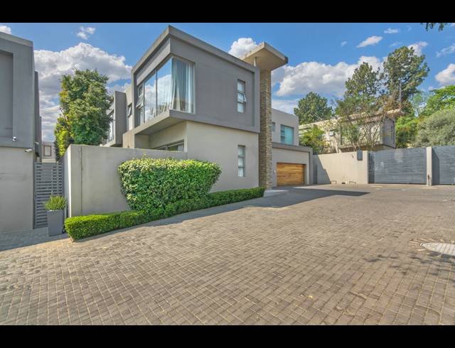 5 BEDROOM CLUSTER FOR SALE IN MORNINGSIDE
